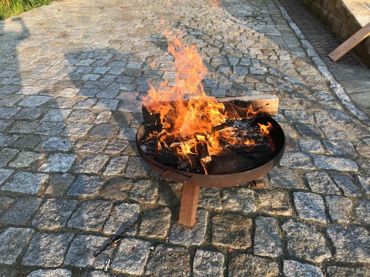 Fewo LATERNENSTUBE mit großem Familienbett für 2 Erw und 6 Kids bei Dresden Leppersdorf Exterior foto